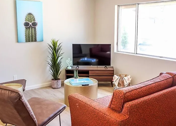 Newly Remodeled Mid Century Saguaro House Holiday home